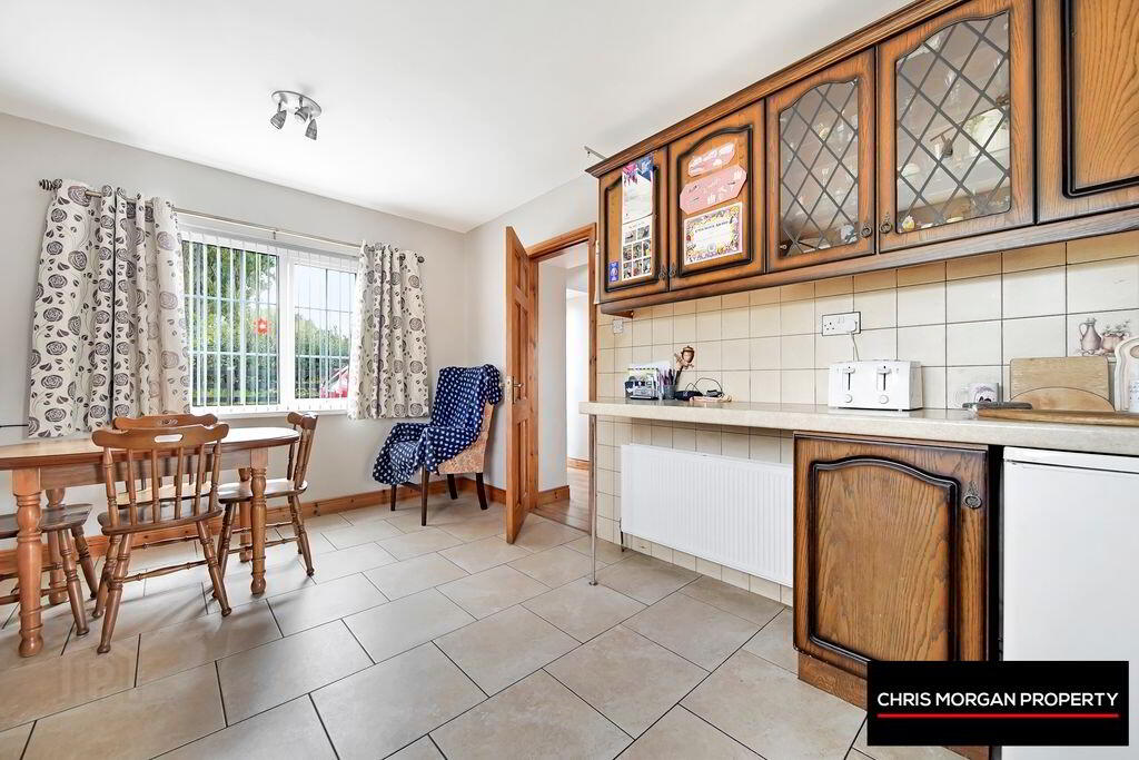 6 Ballynasaggart Road 8 of 27