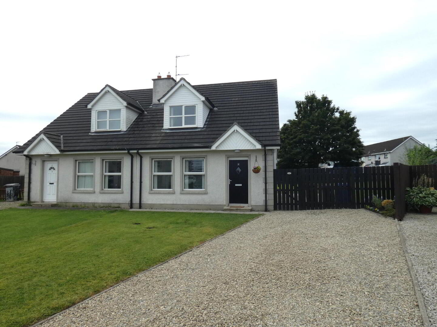 8 Kirkview Court 1 of 27
