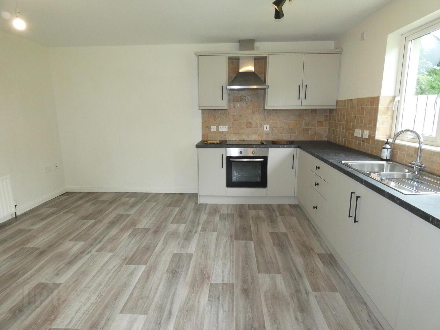 8 Kirkview Court 10 of 27