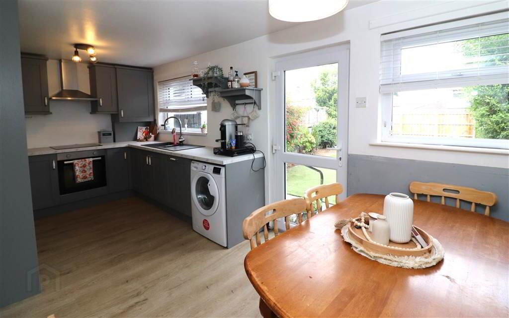 7 Hillview Avenue 4 of 9