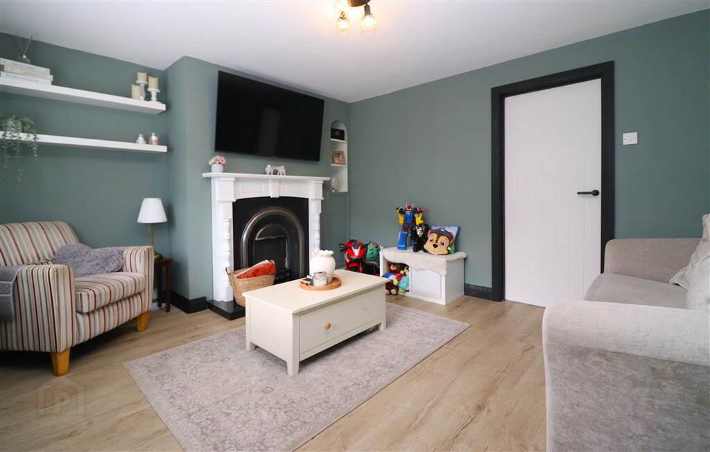7 Hillview Avenue 2 of 9