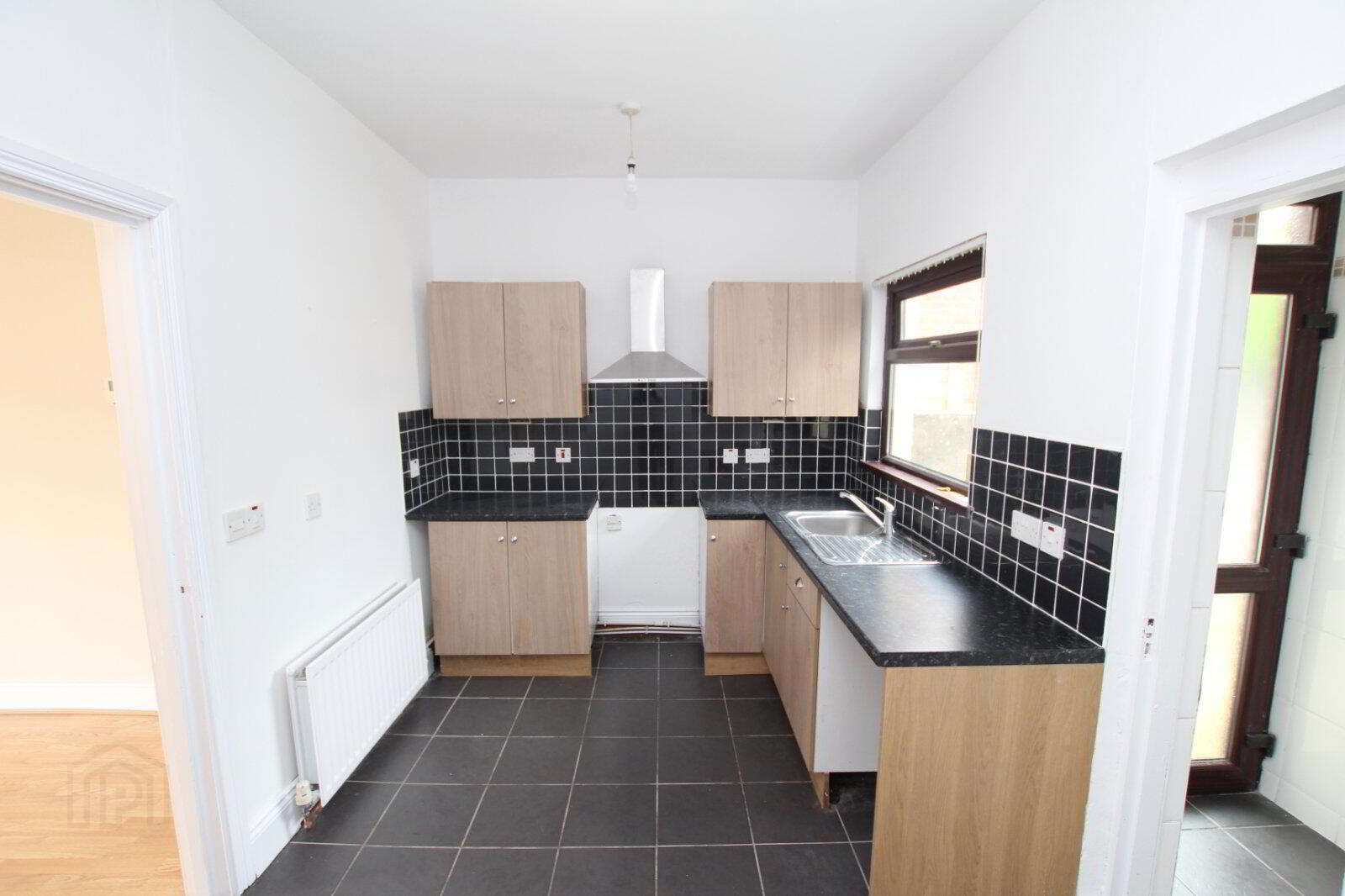 47 Longlands Road 6 of 11