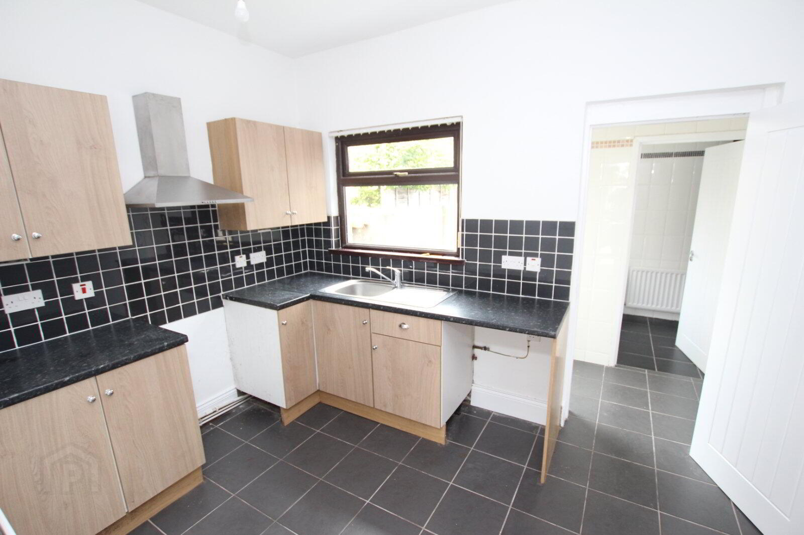47 Longlands Road 5 of 11