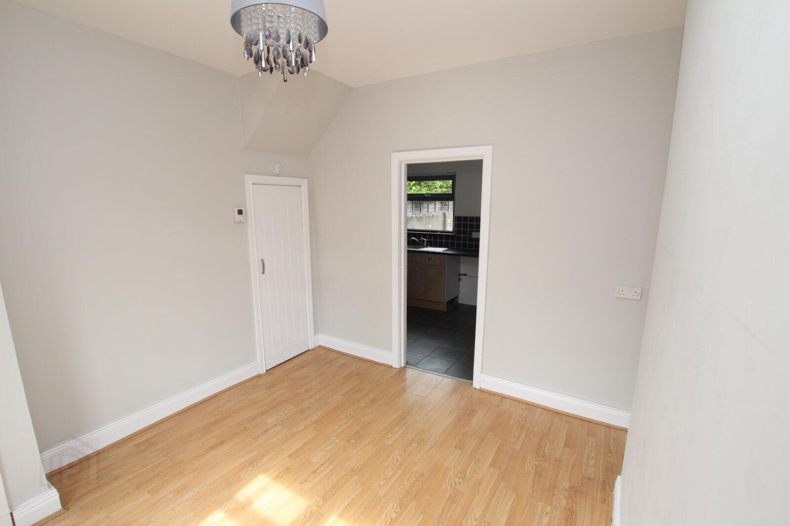 47 Longlands Road 4 of 11
