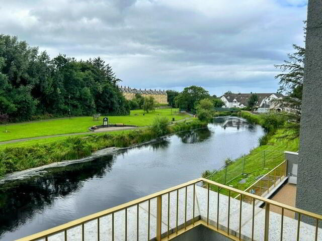 Apt 10, Riverview Court 21 of 25