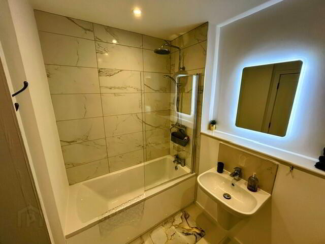 Apt 10, Riverview Court 19 of 25