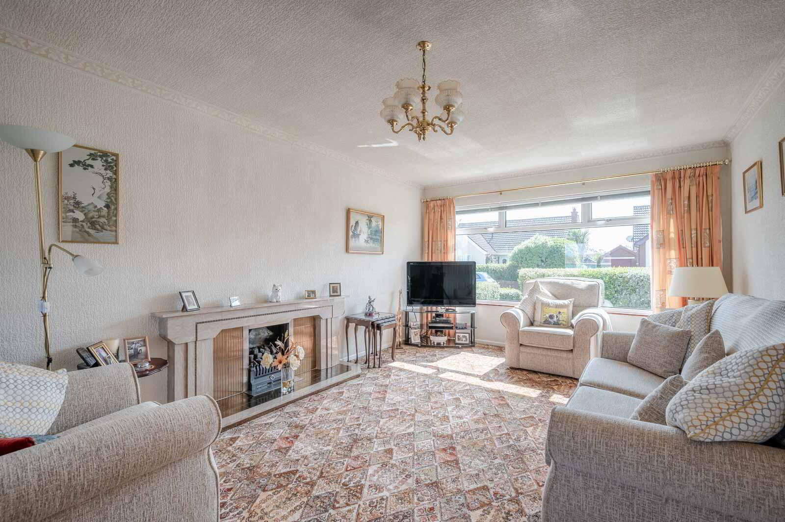 18 Rossdale Road 4 of 19