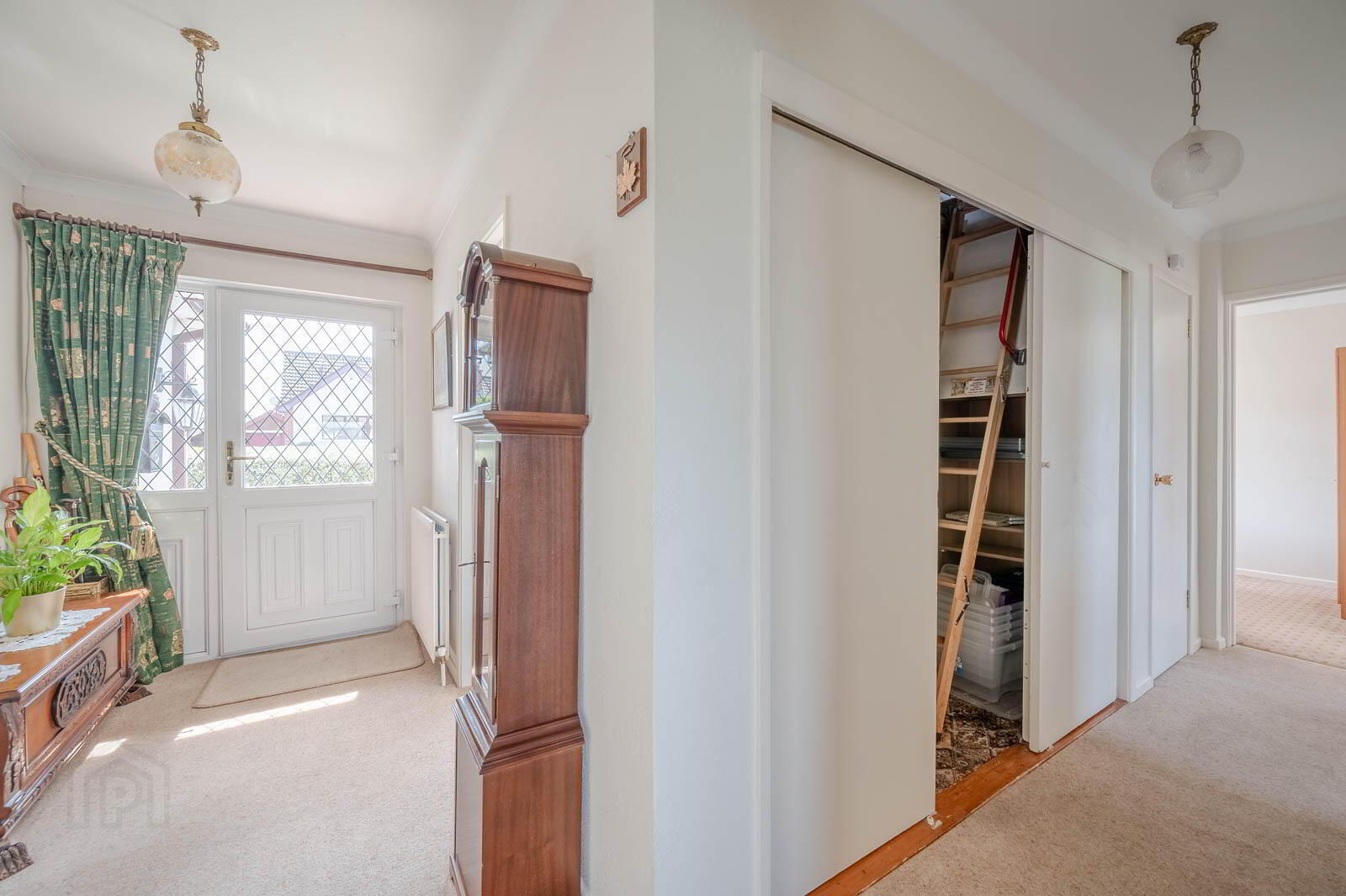 18 Rossdale Road 3 of 19