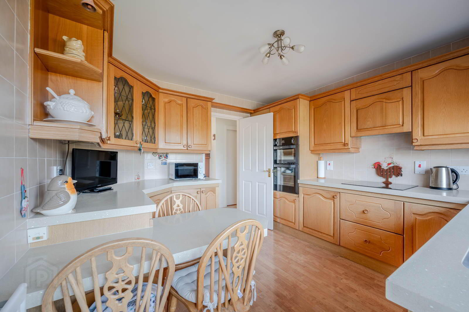 18 Rossdale Road 11 of 19