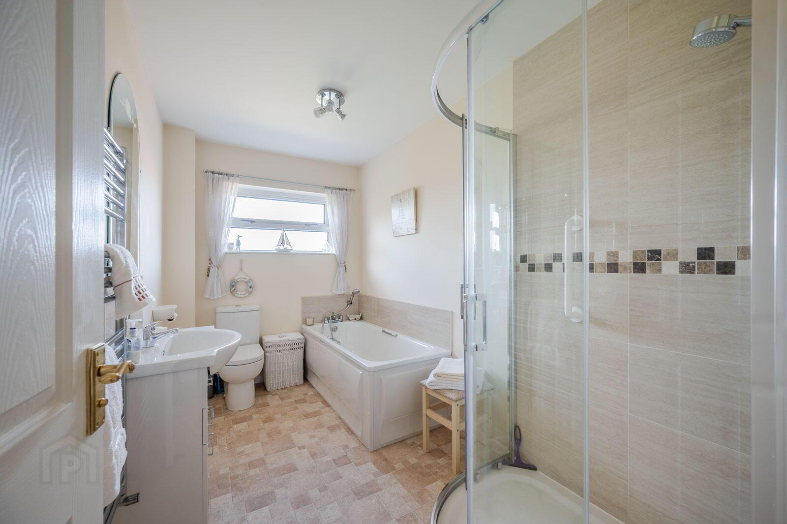 18 Rossdale Road 14 of 19