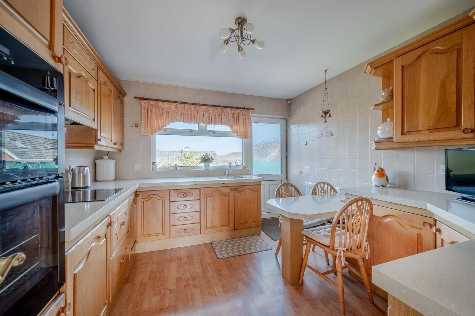 18 Rossdale Road 9 of 19