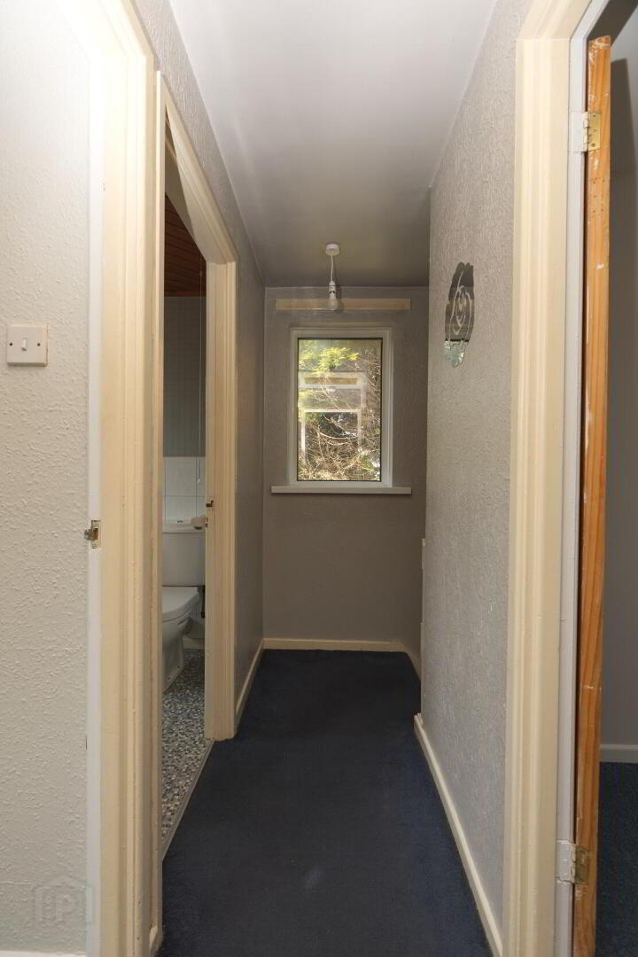 7 Cardy Close 11 of 12