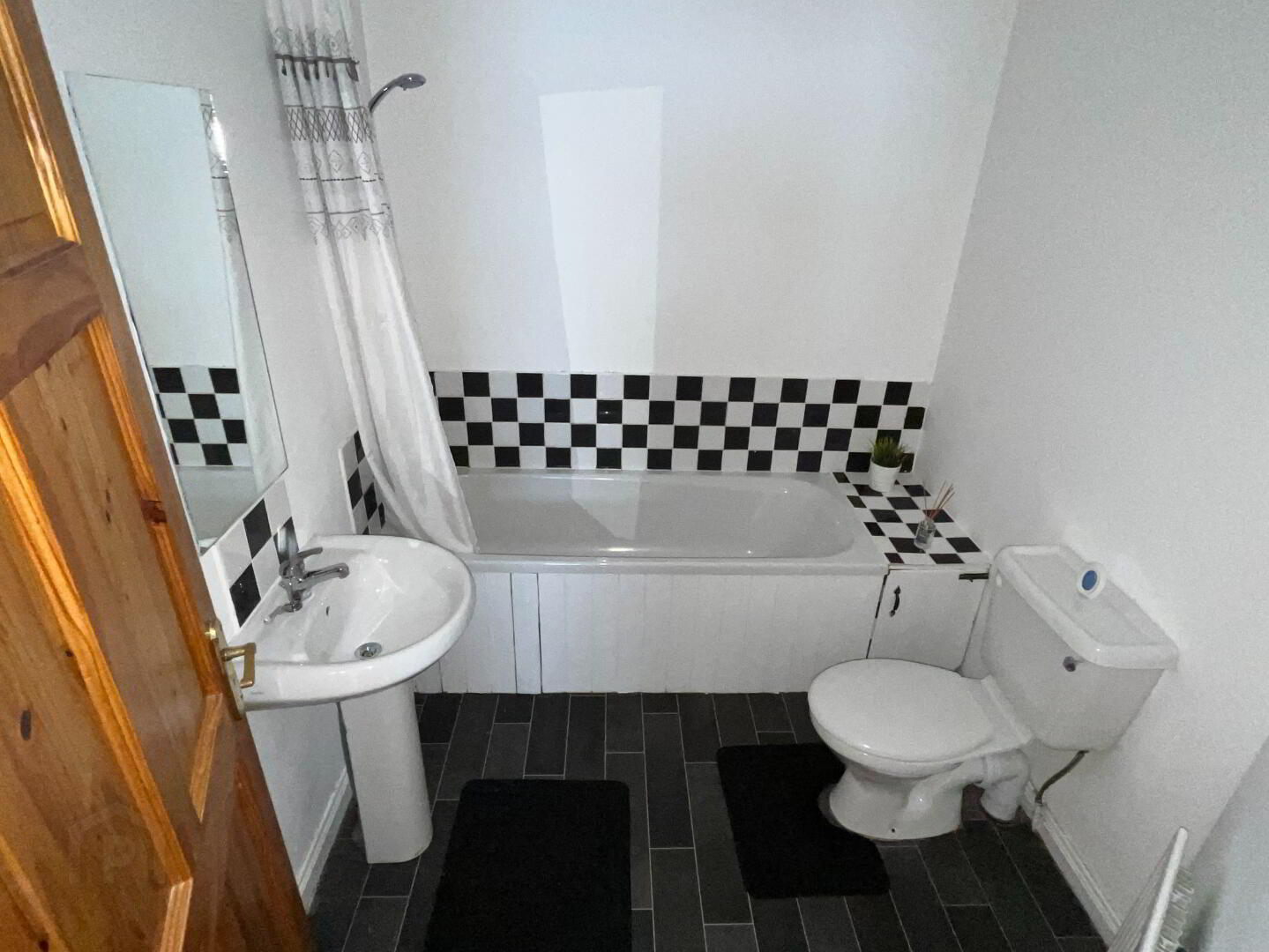 4 School House Mews 22 of 26