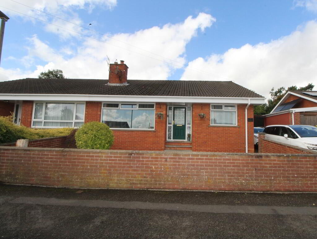 21 Hightown Gardens 1 of 15