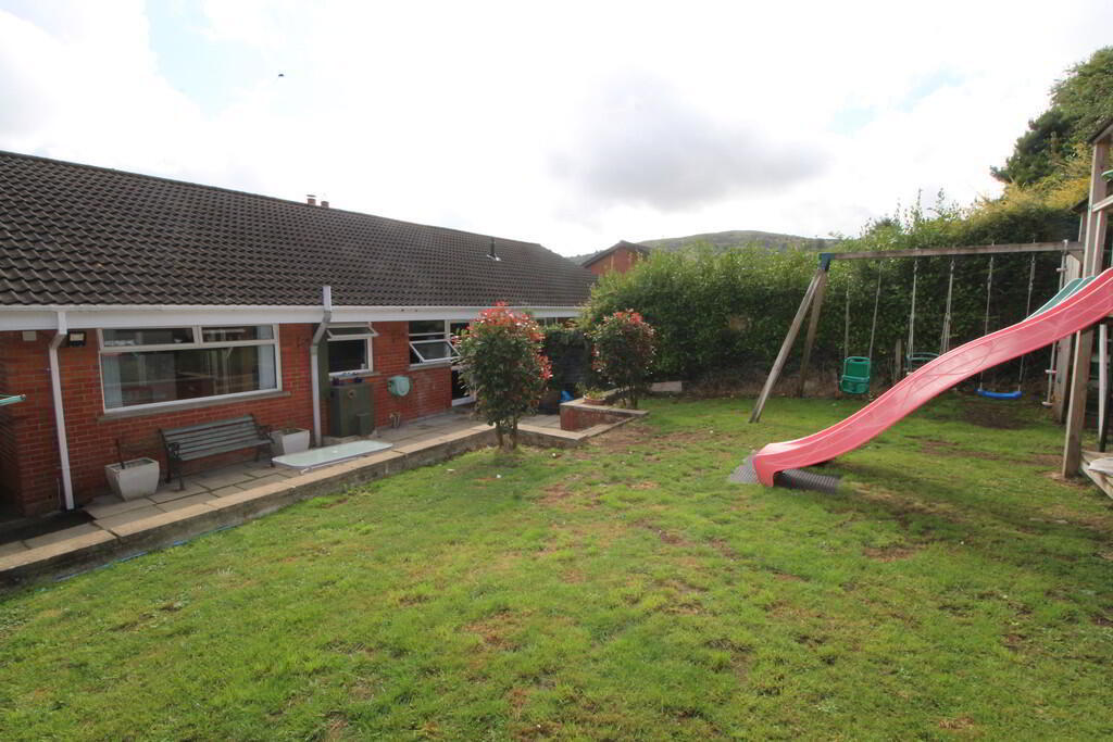 21 Hightown Gardens 14 of 15