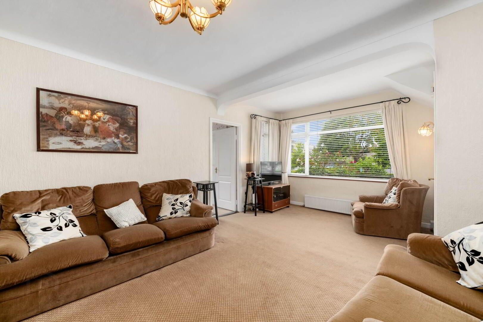 59 Whitebarn Road 11 of 35
