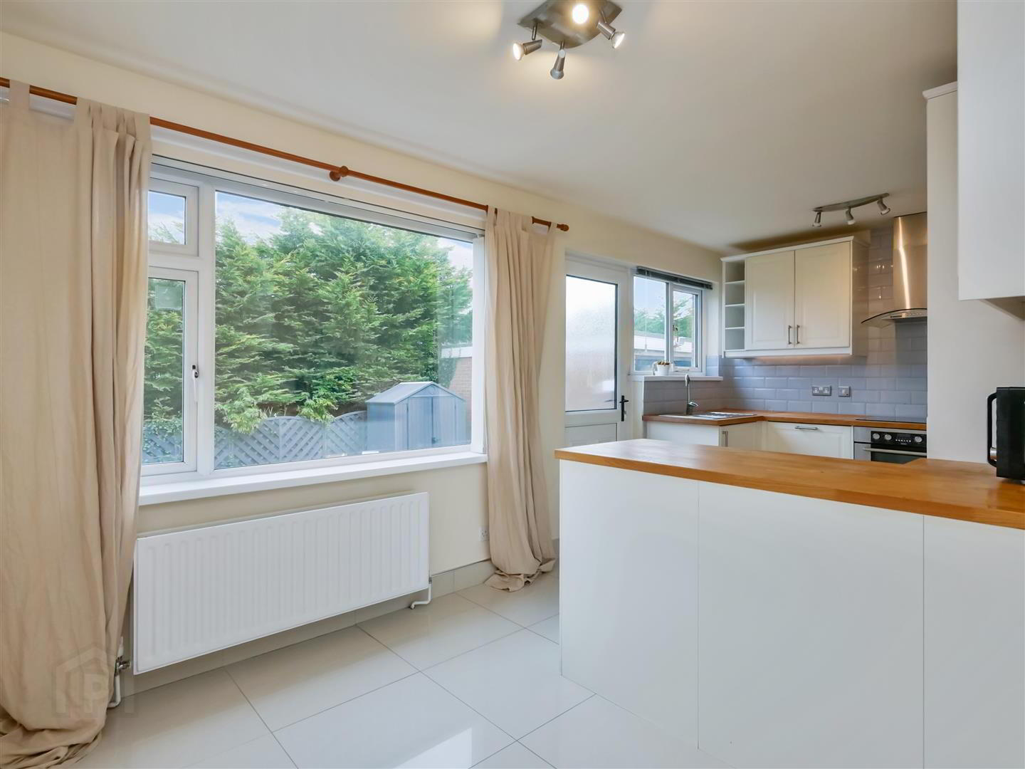 18 Burnside Avenue 11 of 26