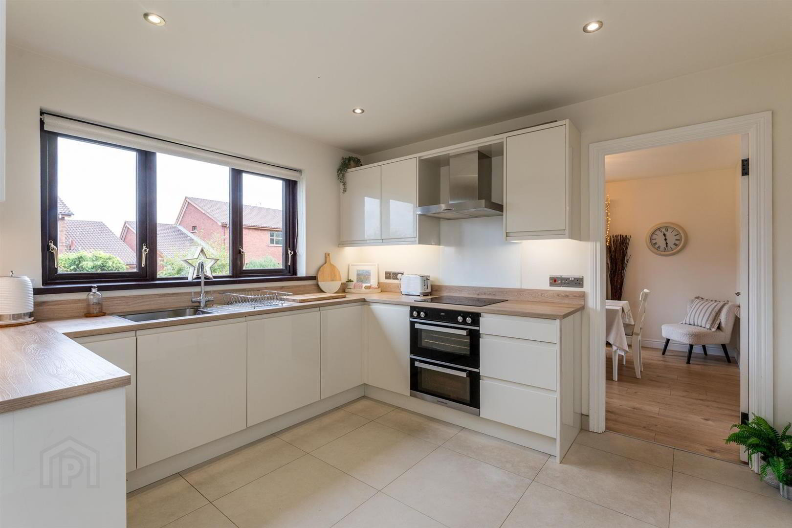 33 Lord Wardens Grange 13 of 27