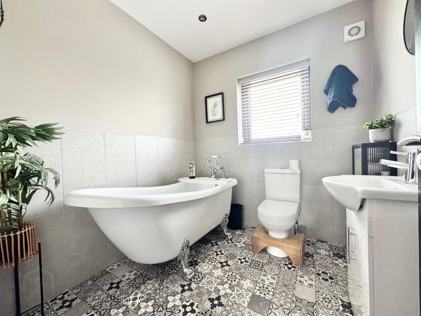 28 Highfield Drive 18 of 24