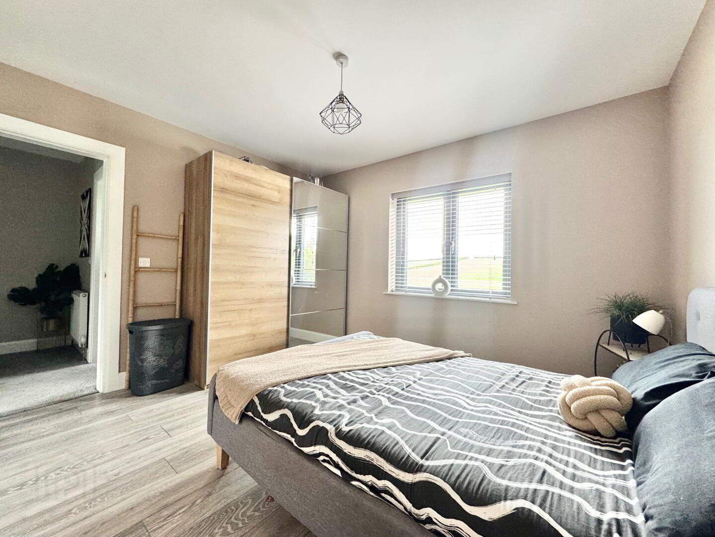 28 Highfield Drive 15 of 24