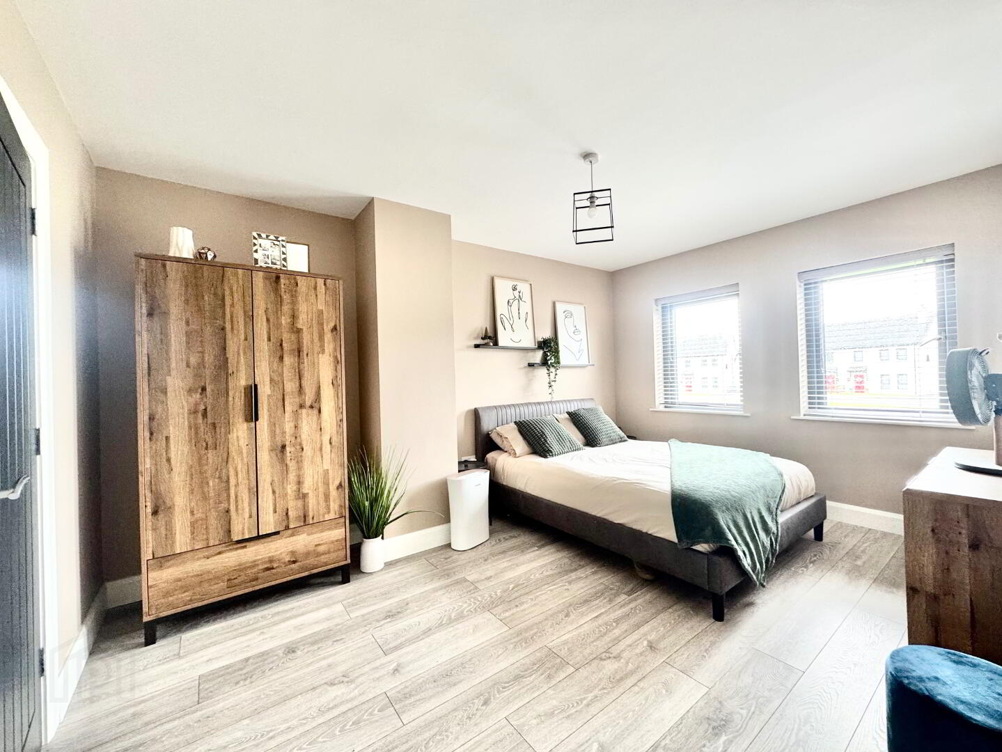 28 Highfield Drive 11 of 24