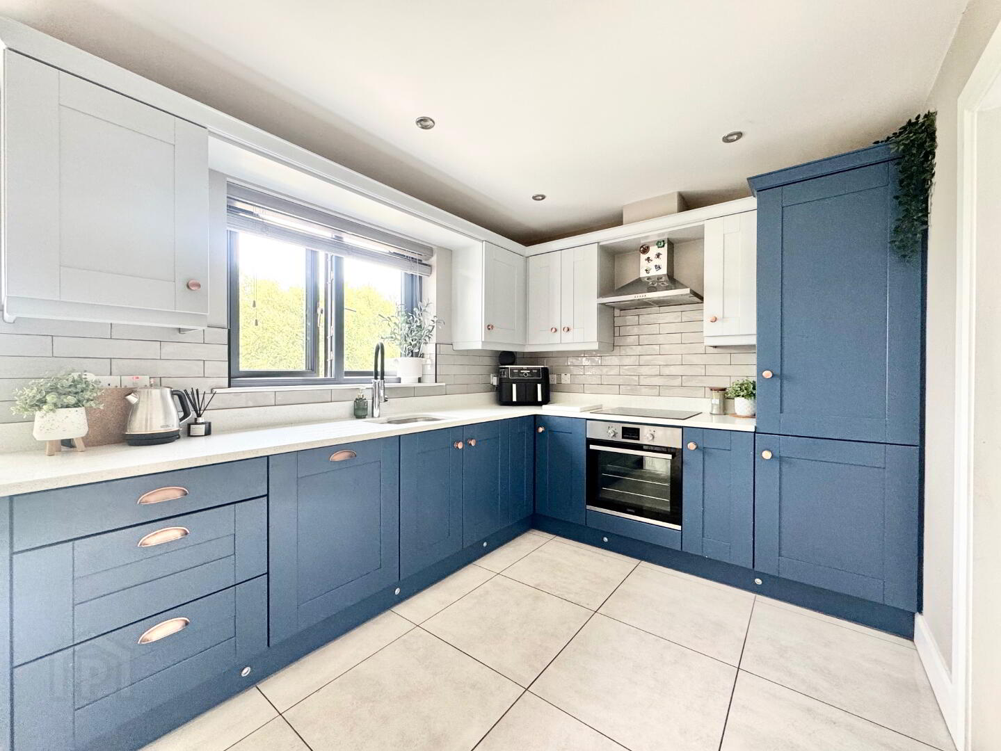 28 Highfield Drive 7 of 24