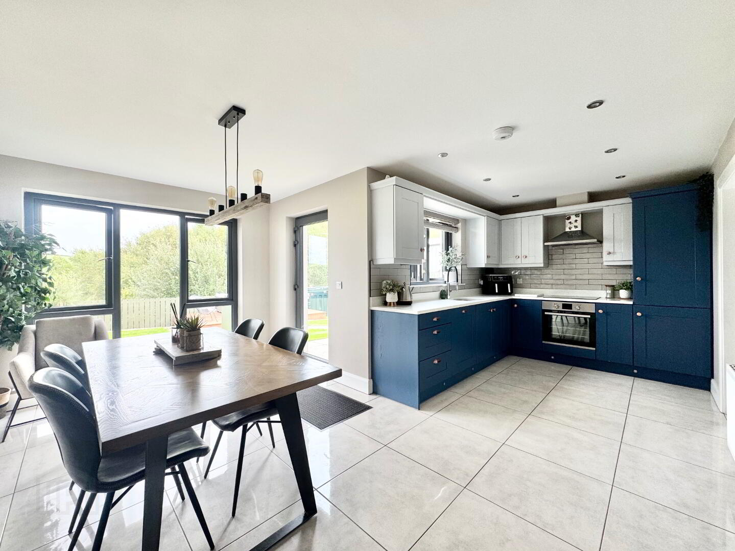 28 Highfield Drive 6 of 24