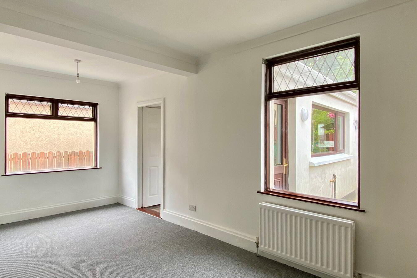 1 Oakleigh Park 6 of 16