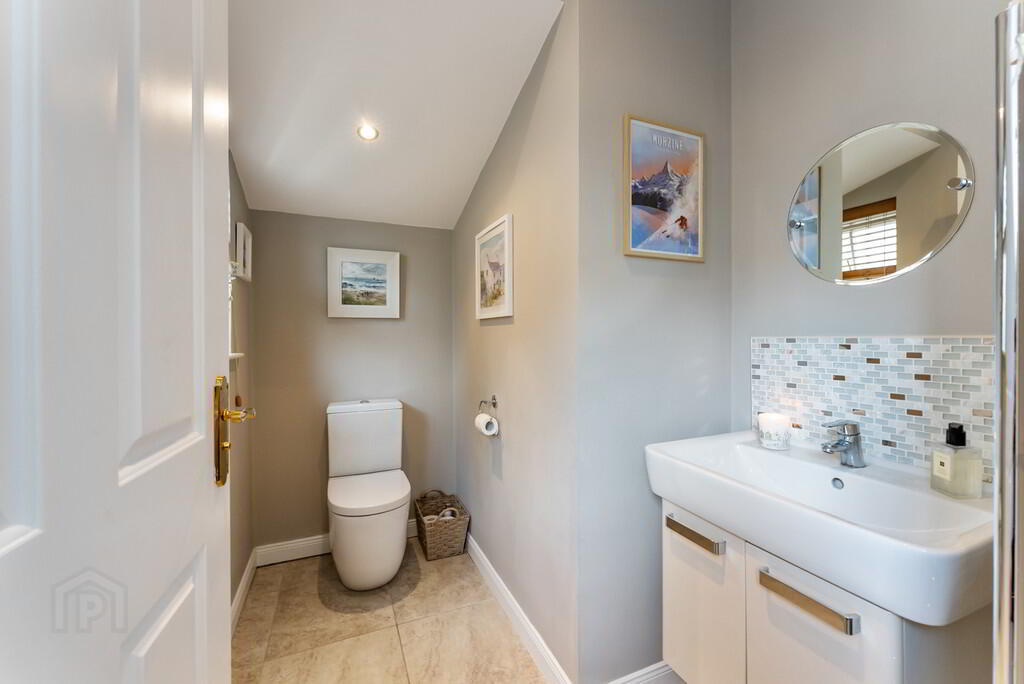 127 Ballantine Gardens 9 of 20