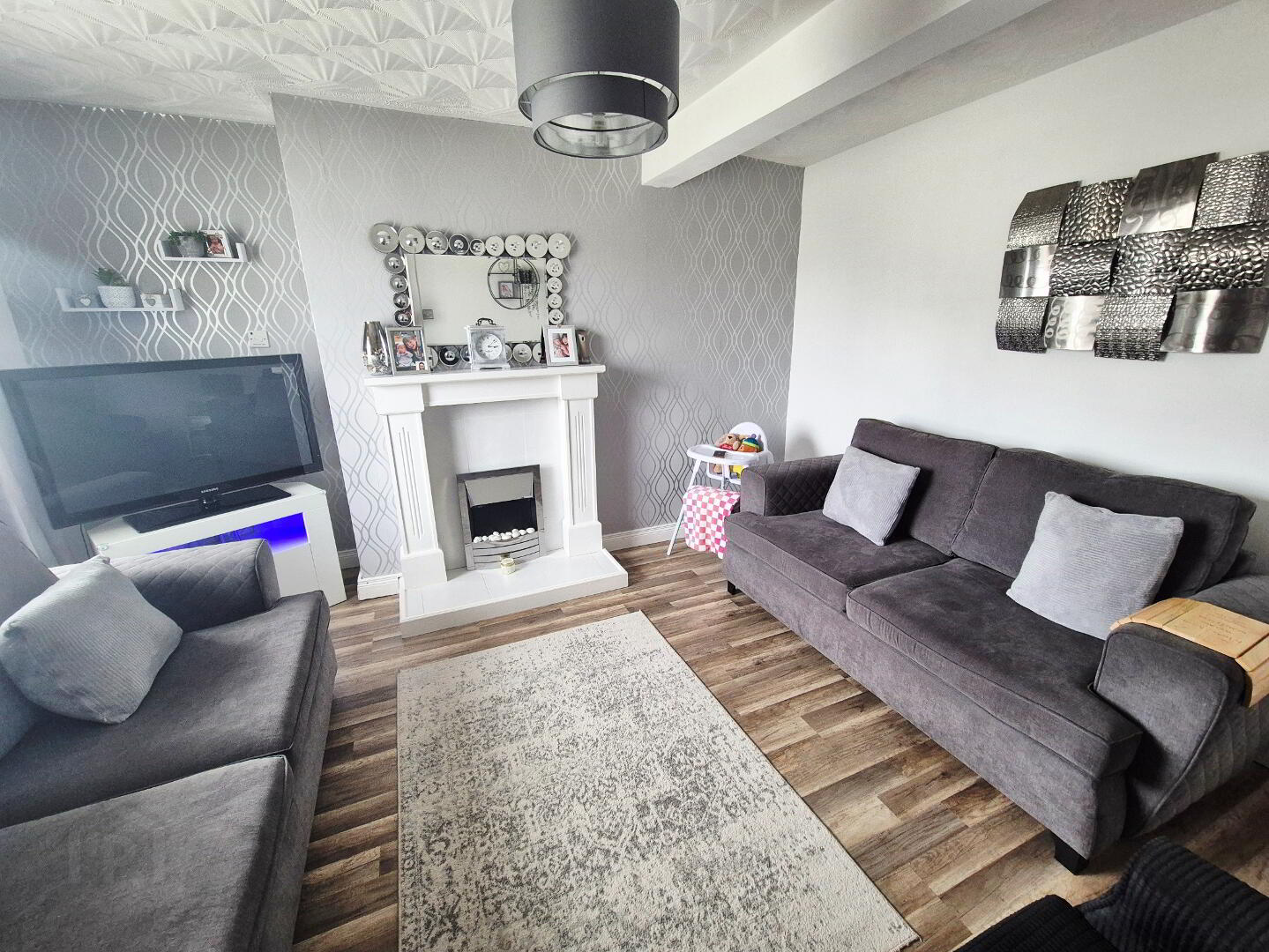 9 Windsor Place 2 of 17