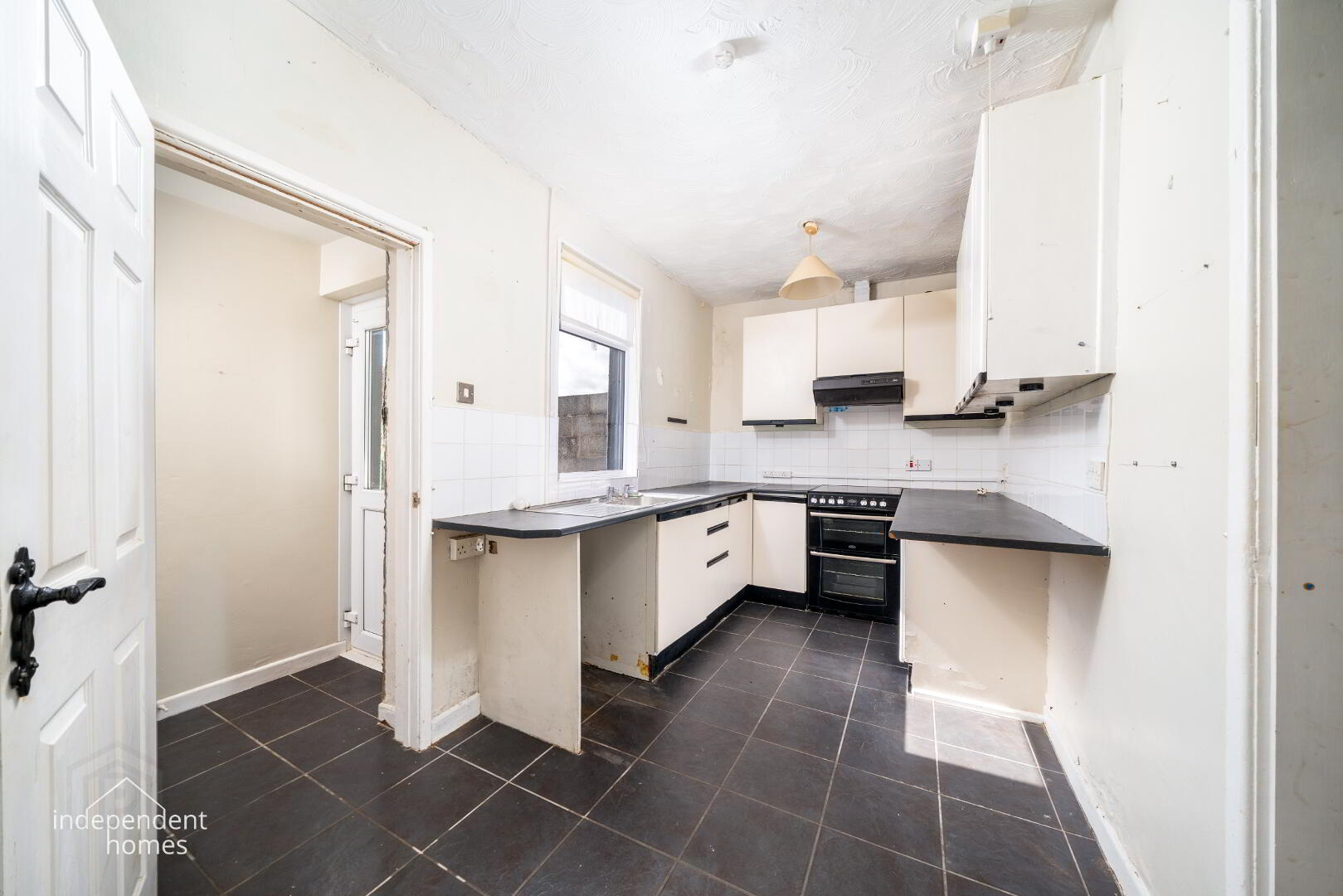 52 Belfast Road 3 of 7