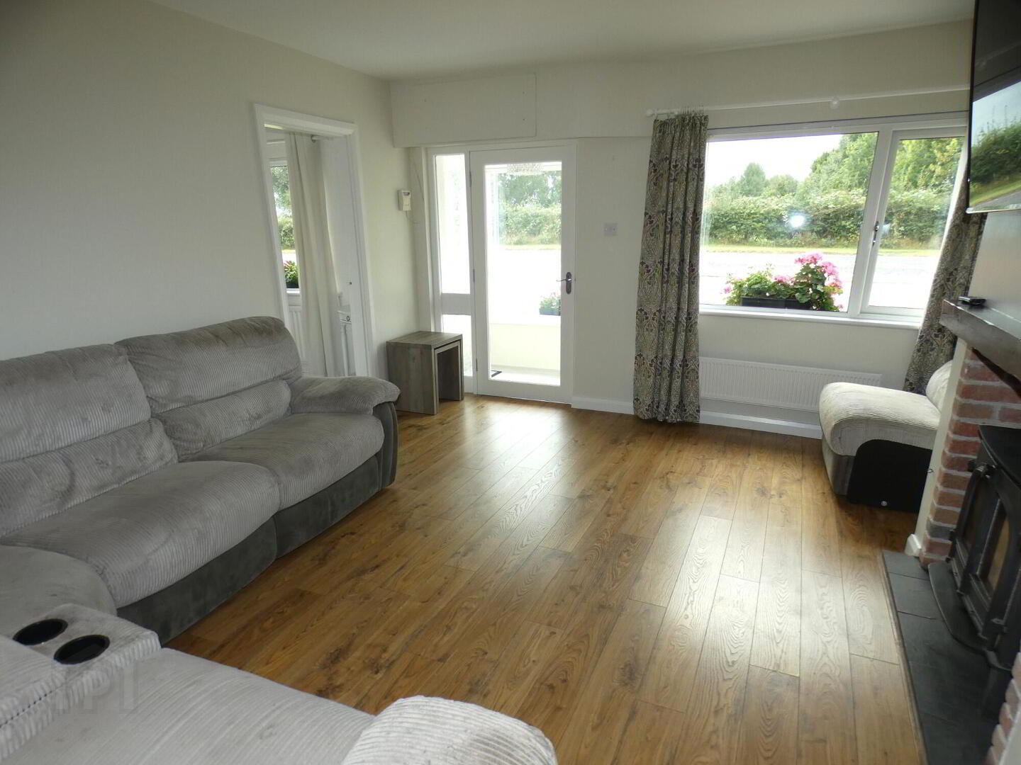 162 Curragh Road 12 of 35