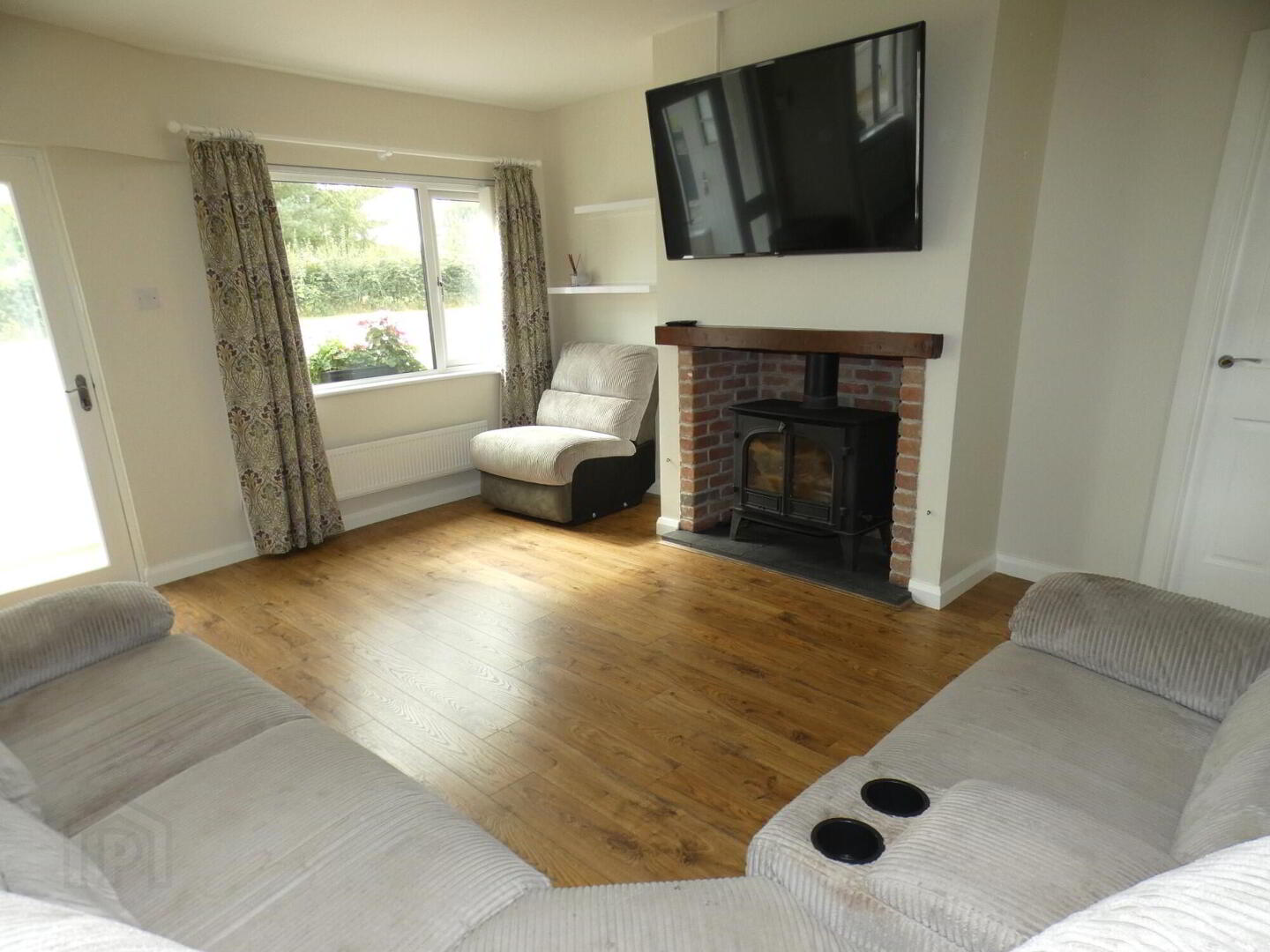 162 Curragh Road 13 of 35