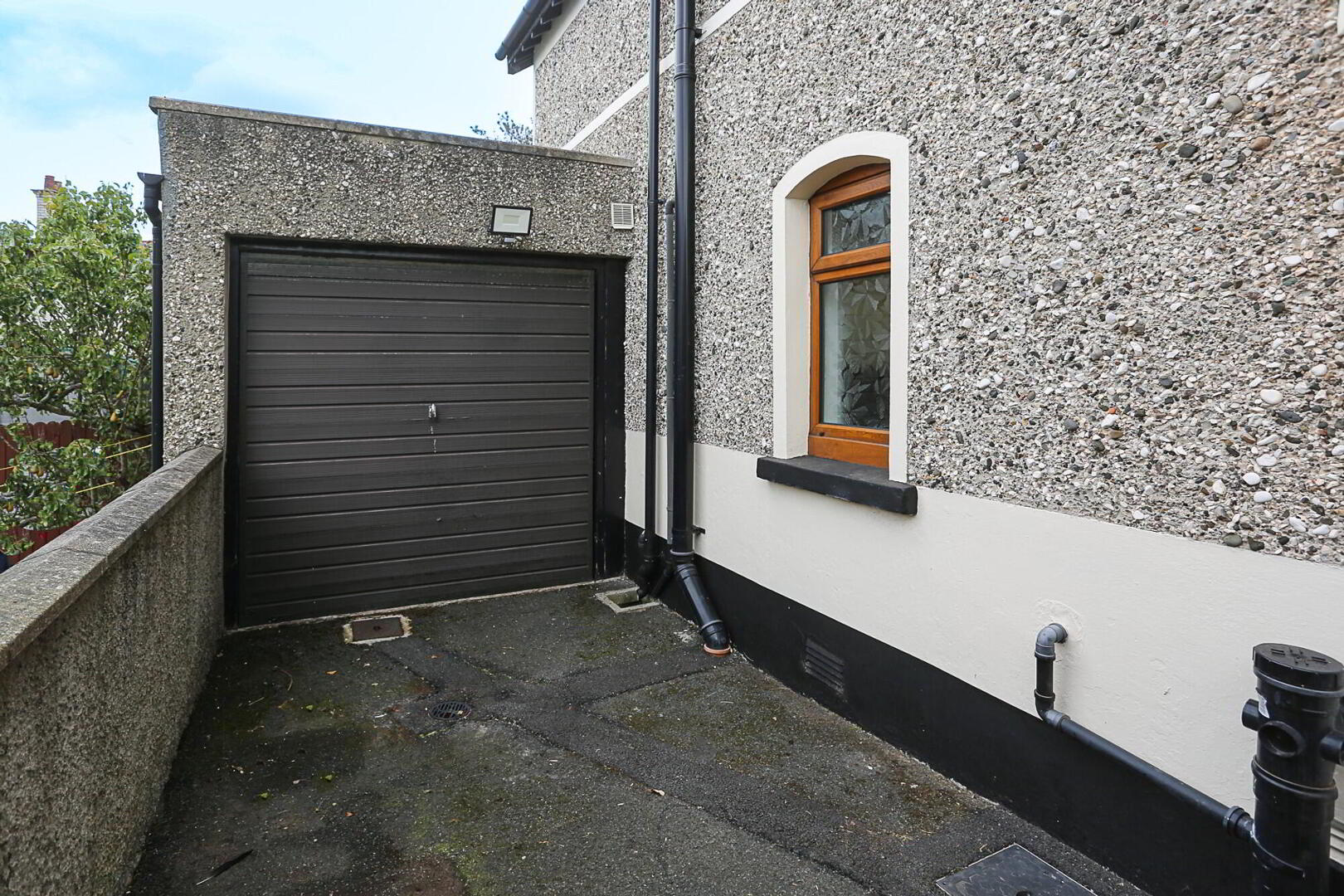 1 Windmill Road 4 of 27