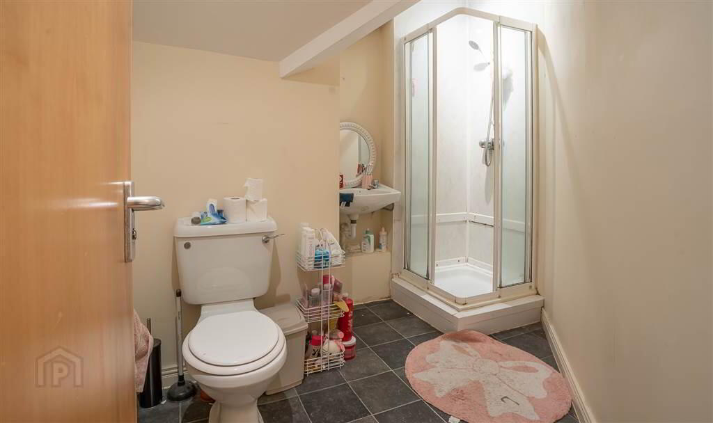 Two Bedroom Apartment, 46 Agincourt Avenue 7 of 8