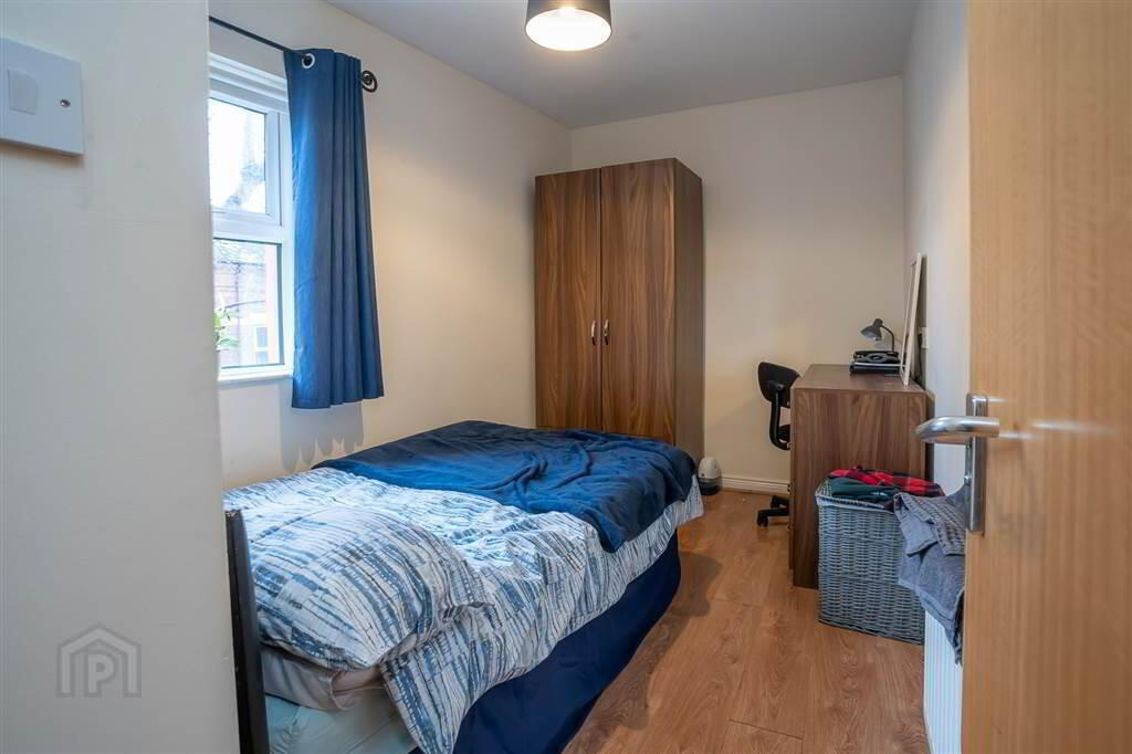 3 Bedroom Apartment, 46b Agincourt Avenue 6 of 10