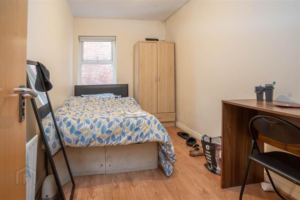 3 Bedroom Apartment, 46b Agincourt Avenue 7 of 10