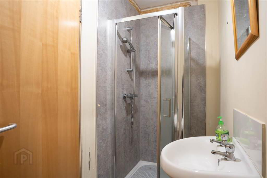 3 Bedroom Apartment, 46b Agincourt Avenue 9 of 10