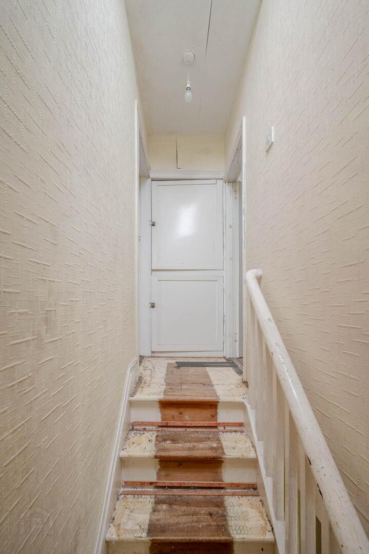 17 Hawthornden Gardens 15 of 21