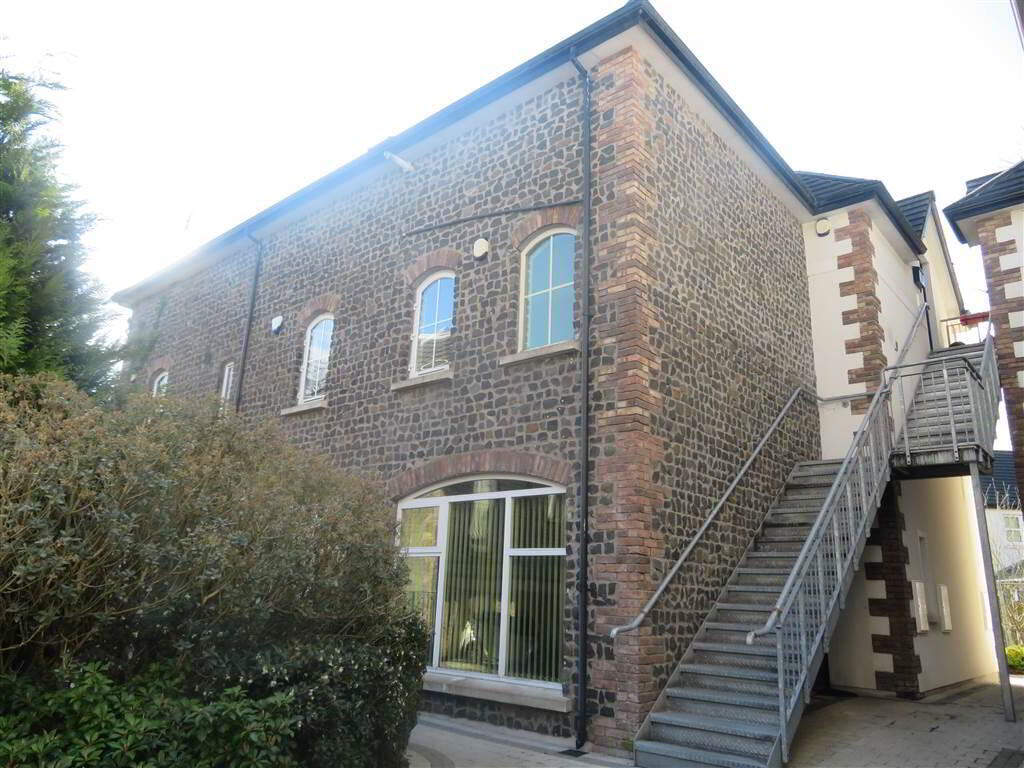 11 Barnfield Manor 1 of 7