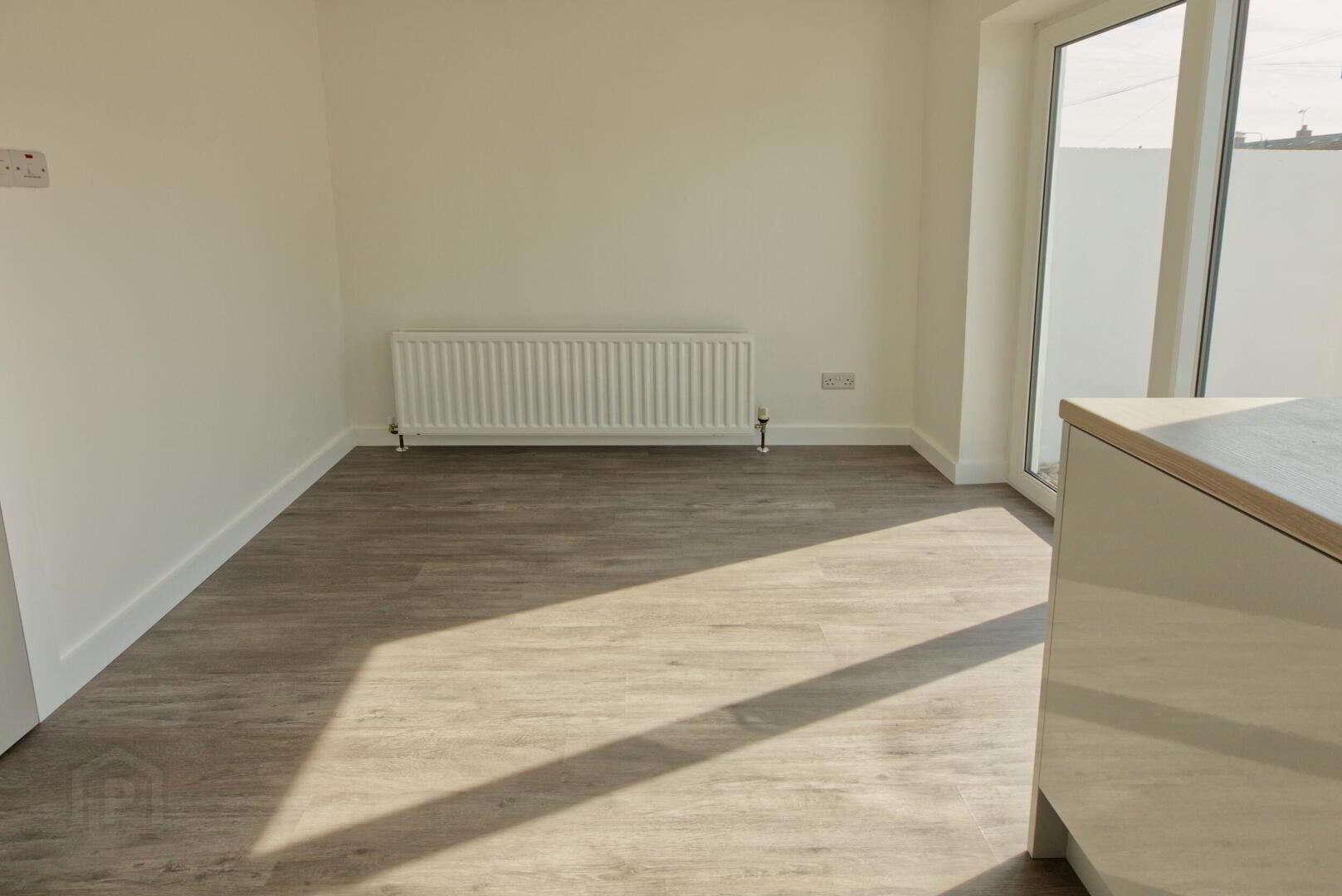 40 Elmfield Park 4 of 13