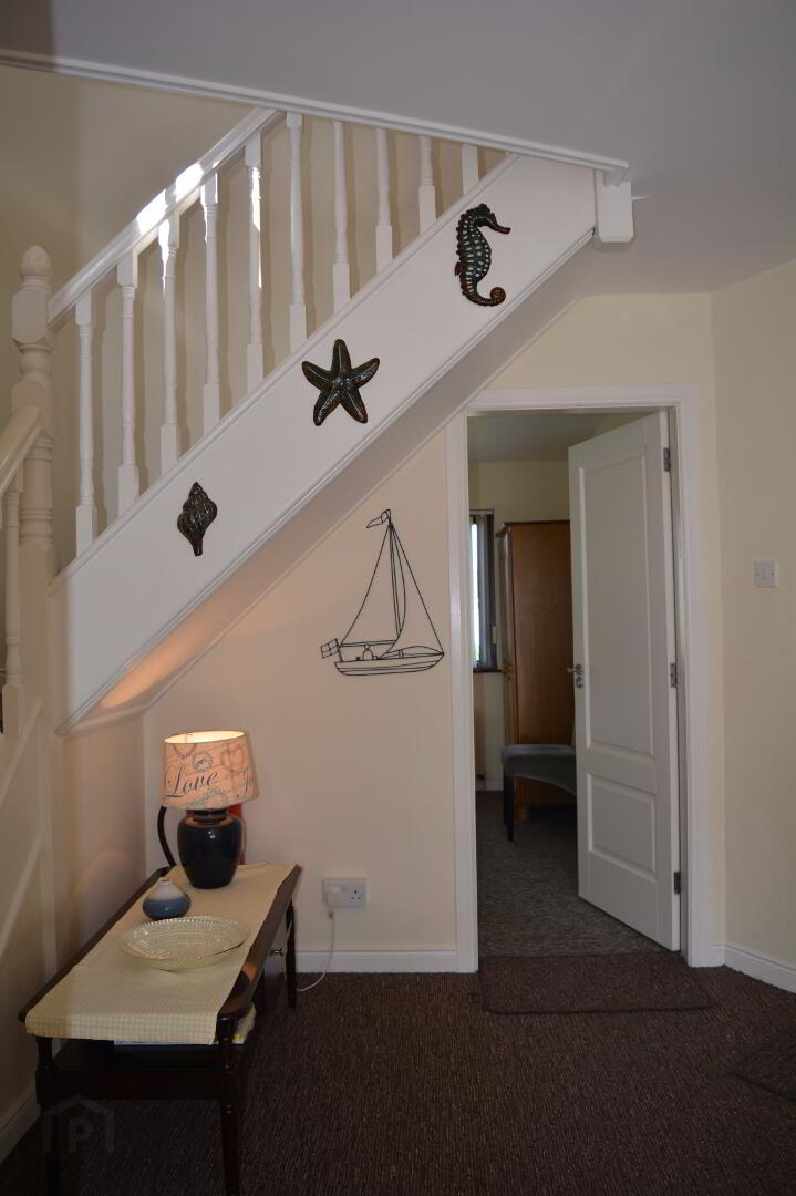 STUDENT LET, 2 Coachmans Court 9 of 16