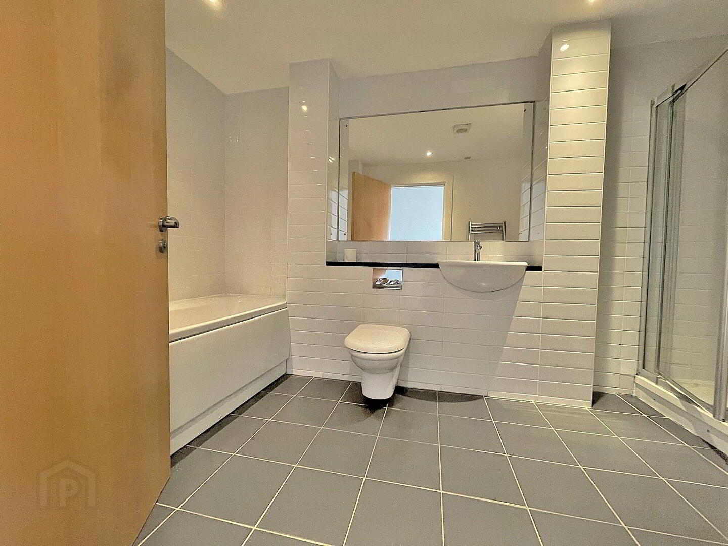 Apt 28, Newtown Building 7 of 13