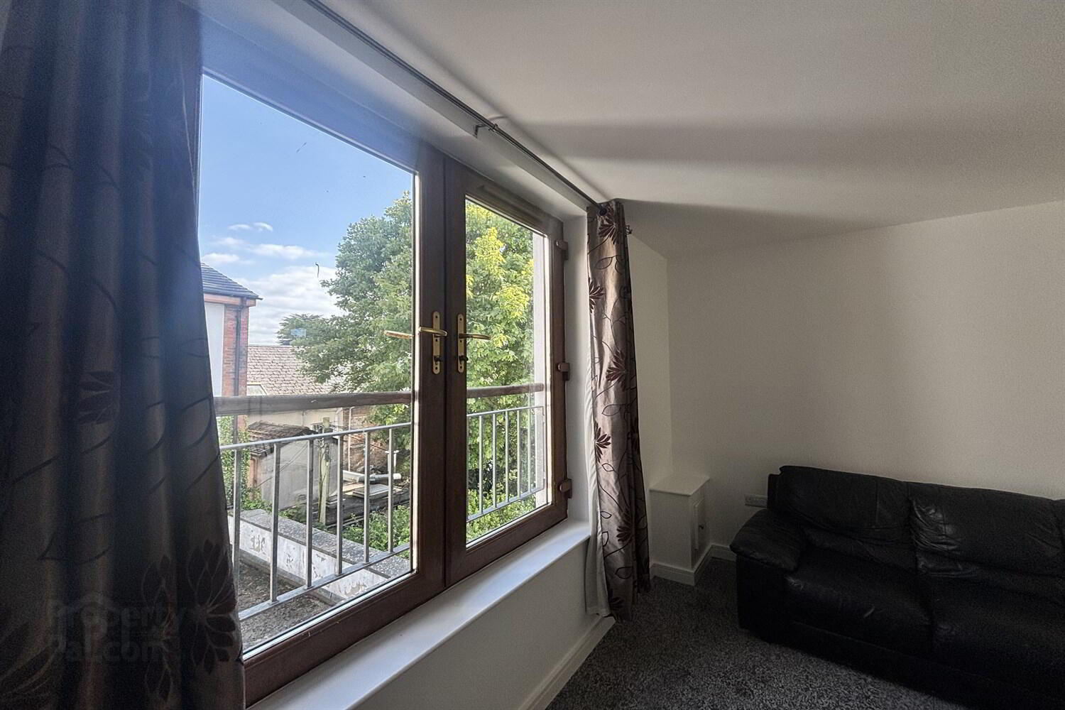Apt 19 Parkview, 147-153 Kingsway 4 of 14
