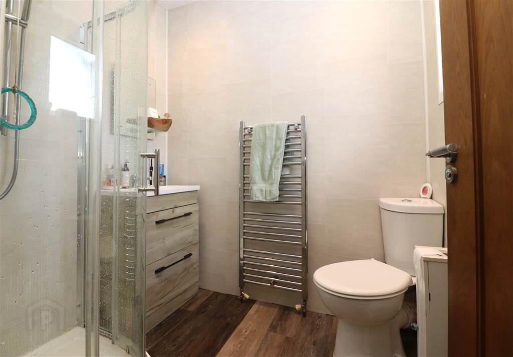 27 Traherne Gardens 10 of 12