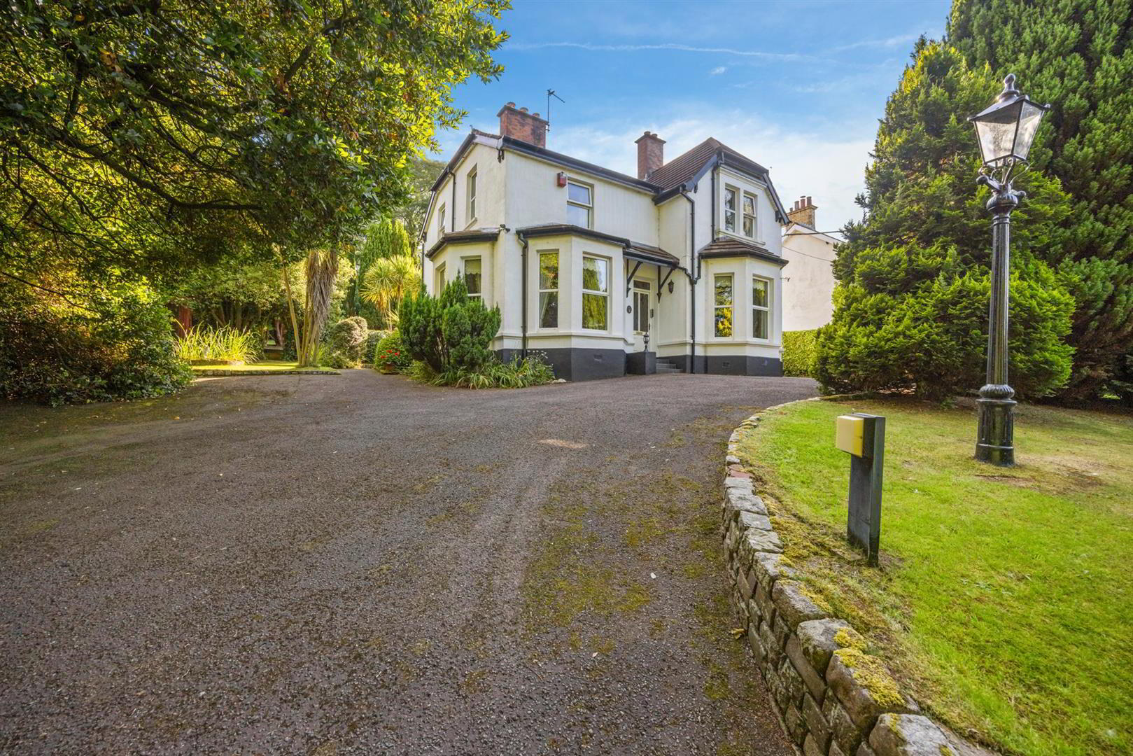 7 Old Dundonald Road 2 of 55