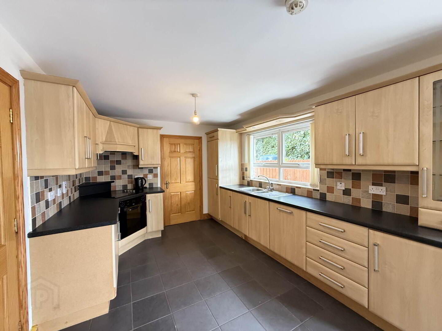 18 Edenderry Drive 7 of 25