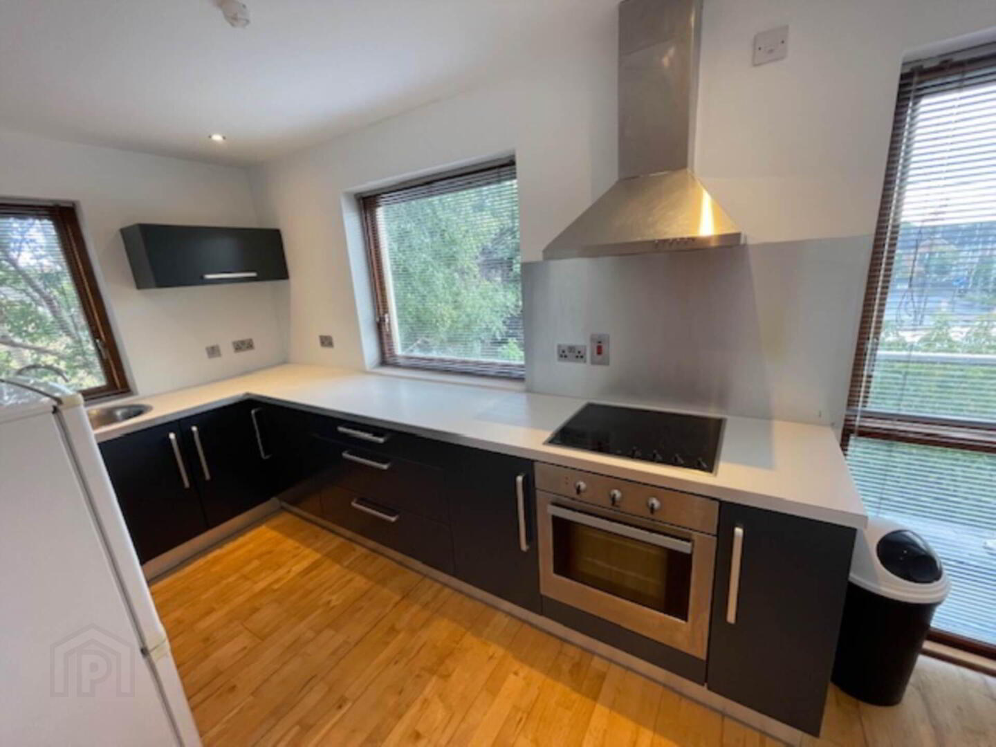 74, B Gilford Road 6 of 14