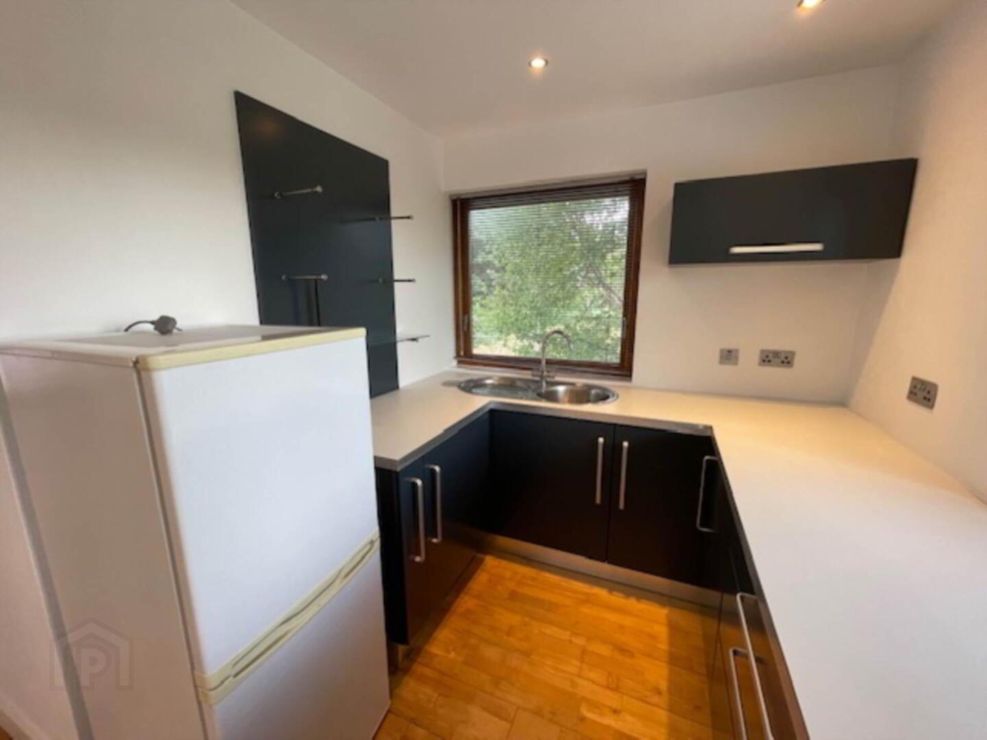 74, B Gilford Road 8 of 14