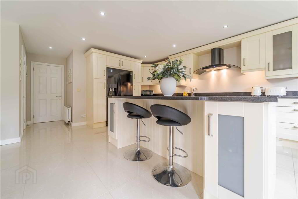 26 Magheralave Court 9 of 28